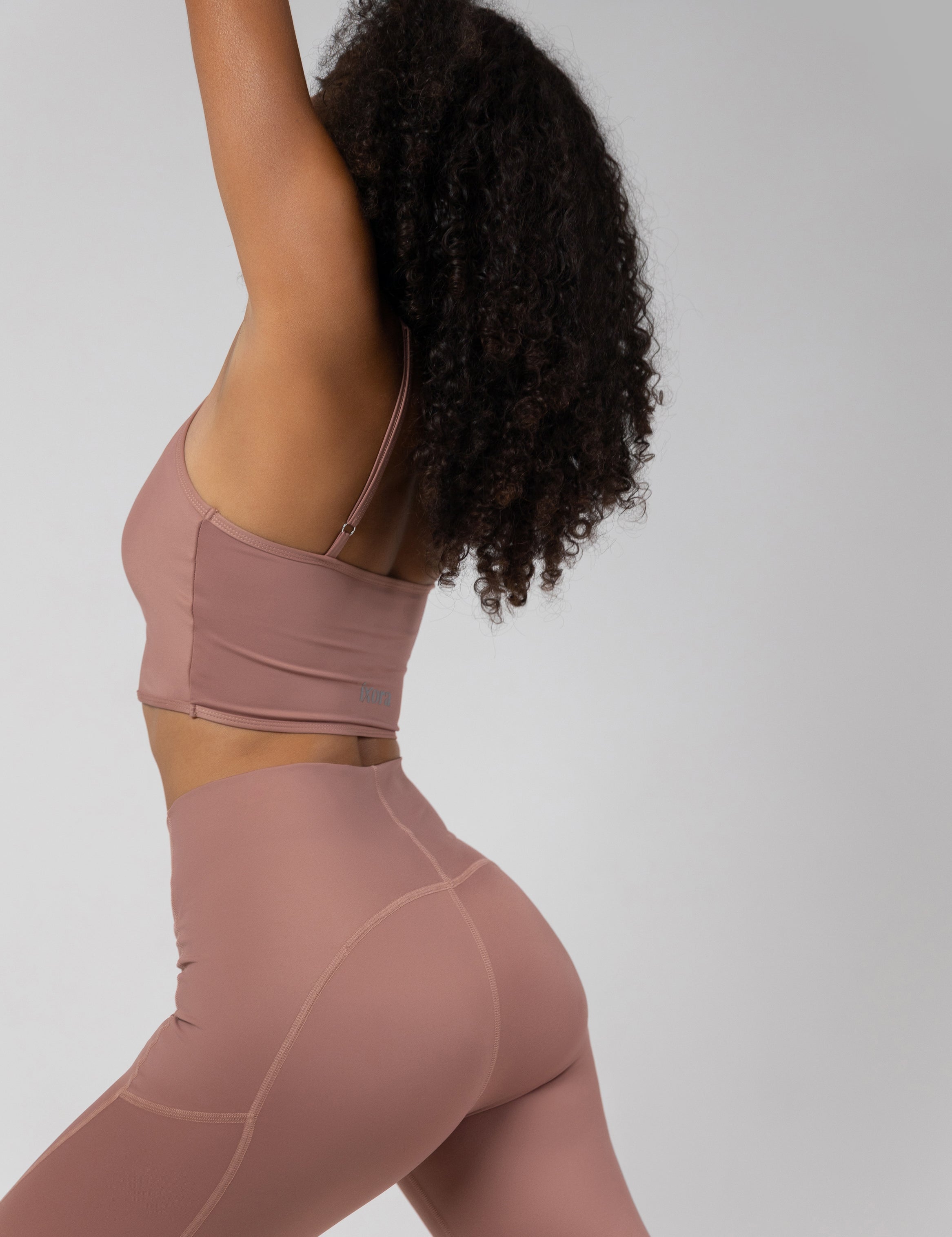 Sculpted V-Waist Leggings