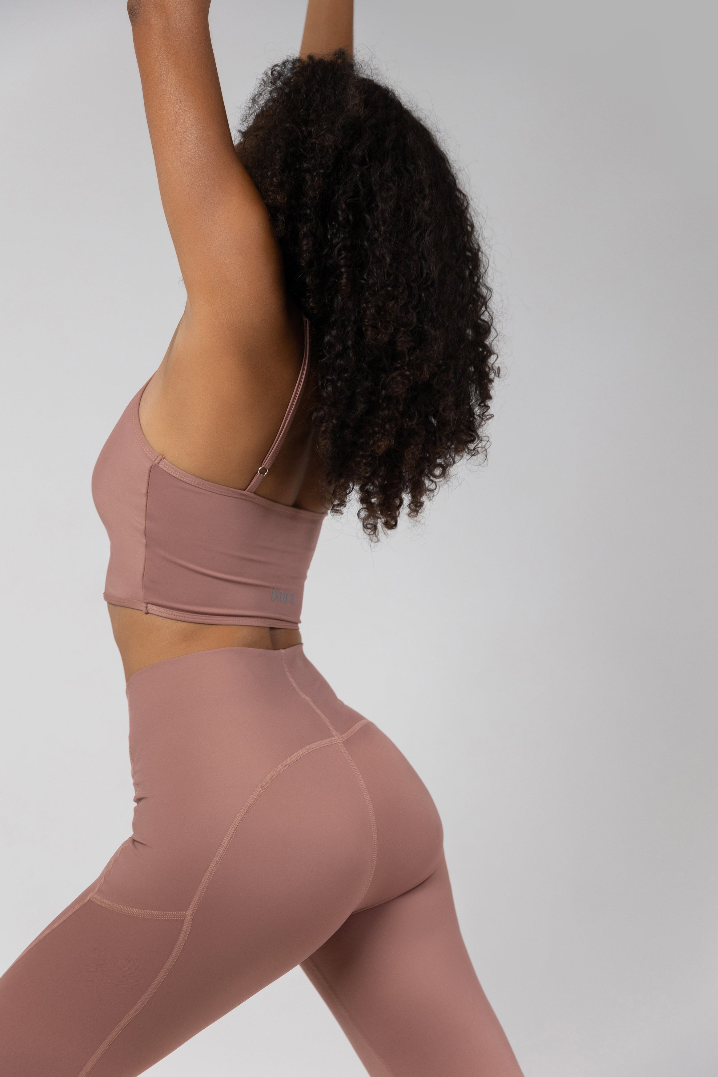 Sculpted V-Waist Leggings
