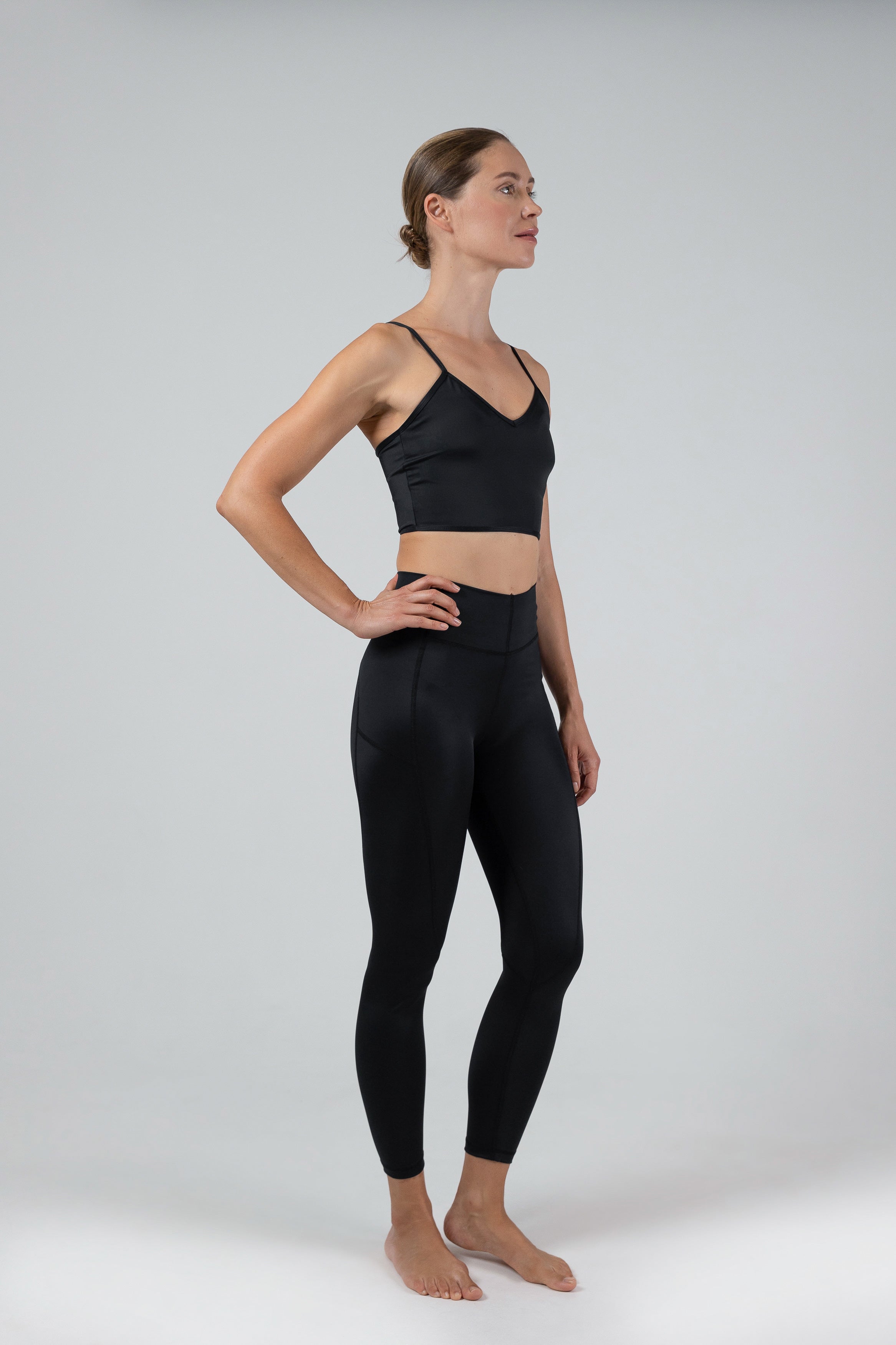 Sculpted V-Waist Leggings